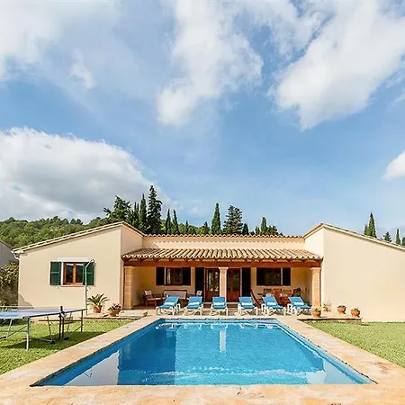 Sleeps 6 Pool Air Con Wifi